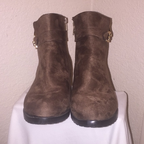 Lucita Faux Suede Booties - Picture 3 of 8